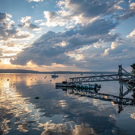 Smugglers Cove Inn Dayville Εξωτερικό φωτογραφία