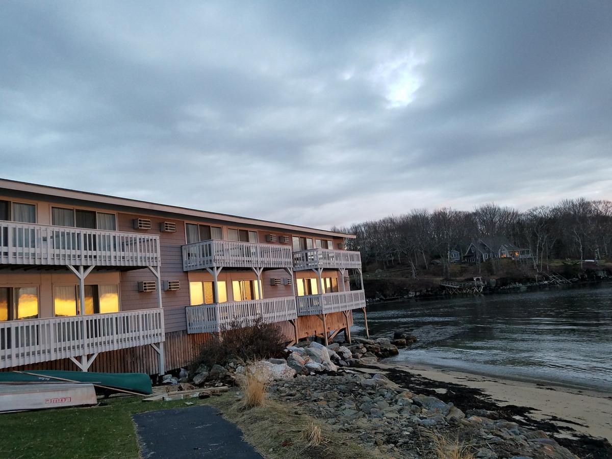 Smugglers Cove Inn Dayville Εξωτερικό φωτογραφία